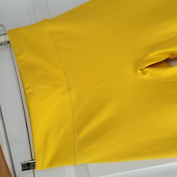 Bright yellow workout/yoga leggings! - Picture 3 of 7